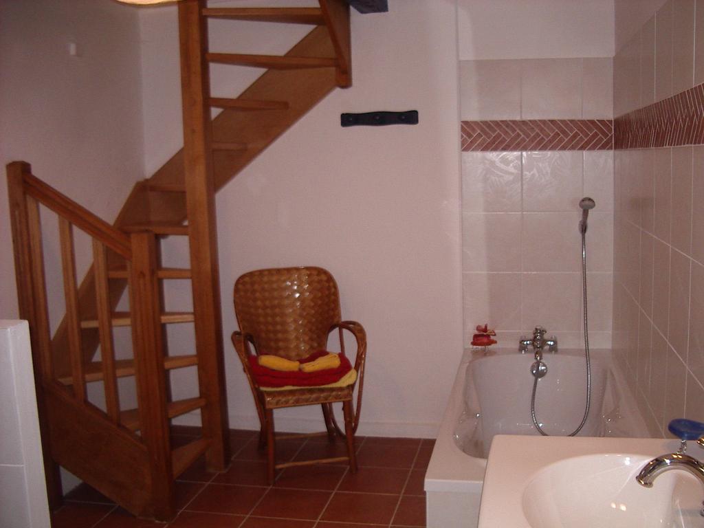 Maison D'Hotes De La Verriere Les Ardillats Номер фото